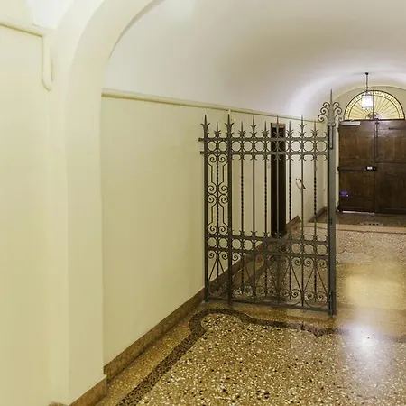 Sgarauella Cesare Battisti Bologna